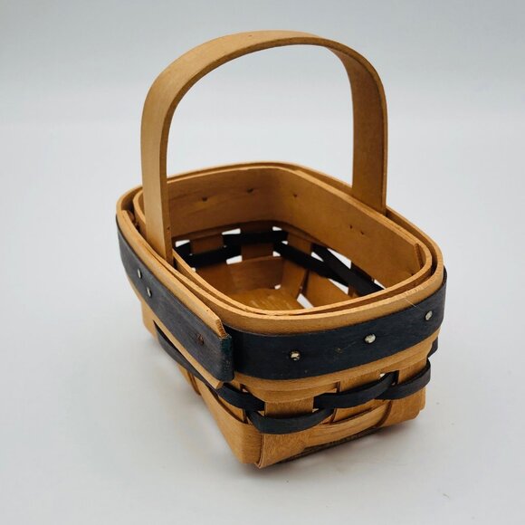 Handcrafted Royce Craft Basket With Handle - Small Black - Picture 3 of 5